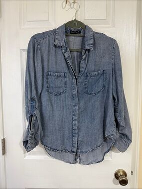 Velvet Heart Light Blue Denim Button-Down Shirt
